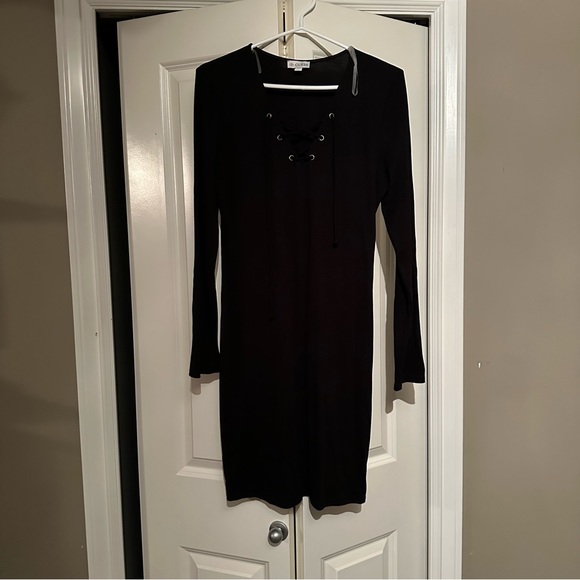 GUESS Black Ribbed Dress Size L in Great Condition - Picture 1 of 4